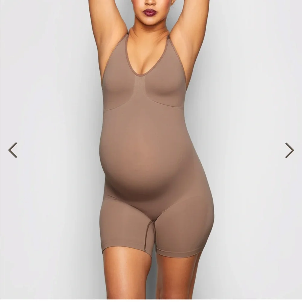 NWOB SKIMS Maternity Sculpting Bodysuit Mid-thigh Umber Sz.S/M